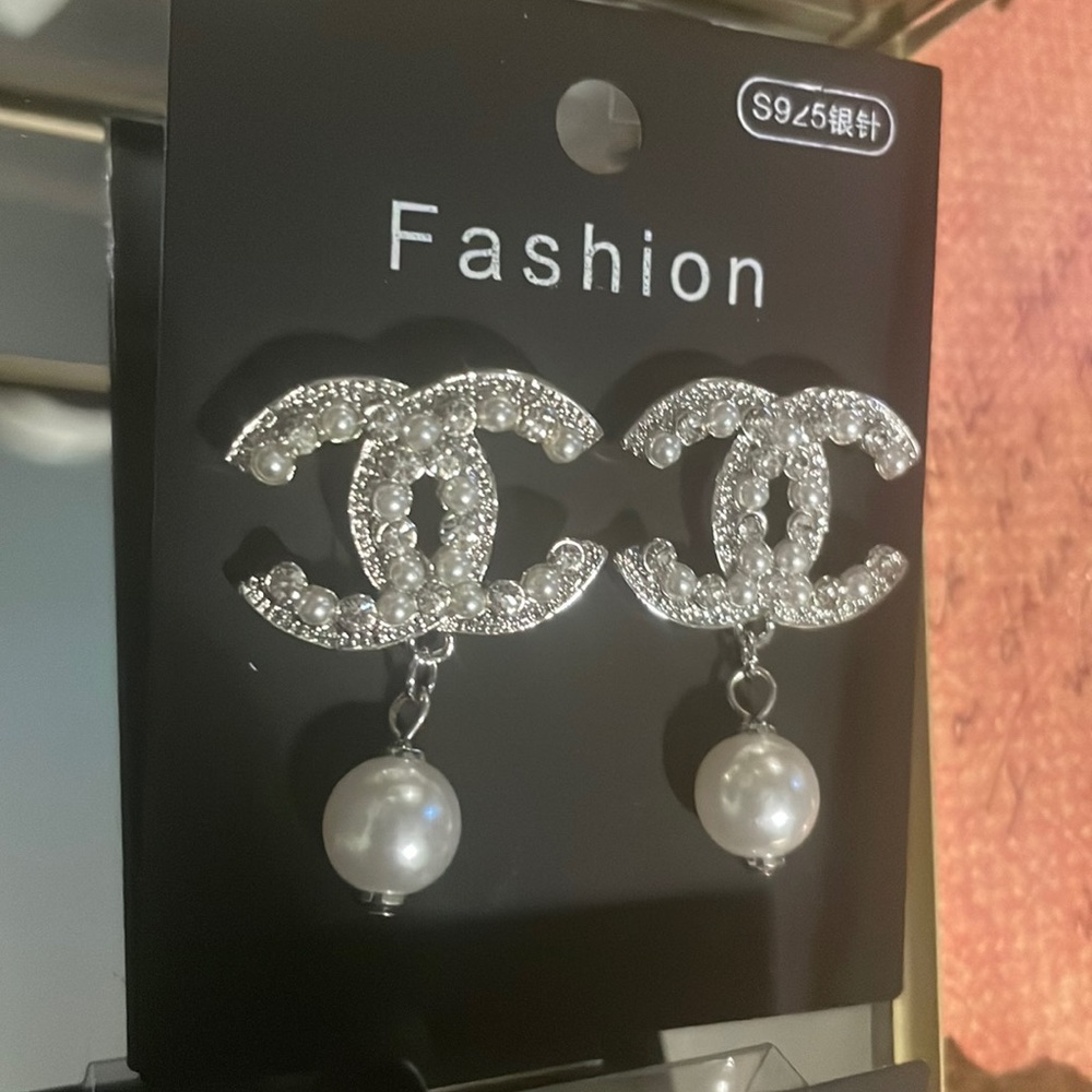 🆕 Bundle of Fashion Earrings - Picture 3 of 7